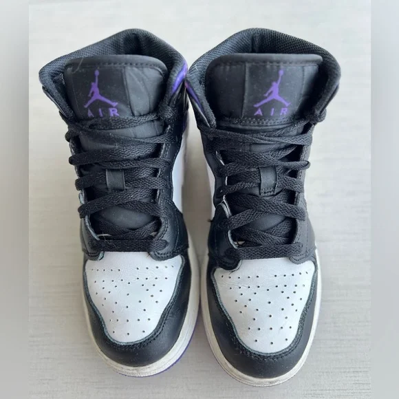 Nike Air Jordan 1 Mid  Big Kids US 5Y
Black/White/Dark Iris - Picture 5 of 8